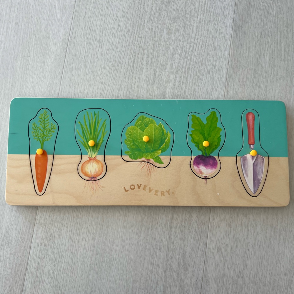 Lovevery Community Garden Puzzle Vegetables Toddler Toy Wooden month 16,17,18